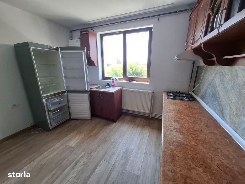 Inchiriez apart 4 camere Parneava - Str. Oituz ID :45325