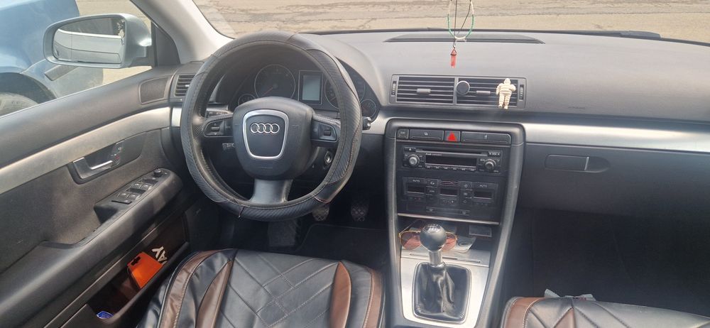 Vand Audi A4 foarte bine întreținută