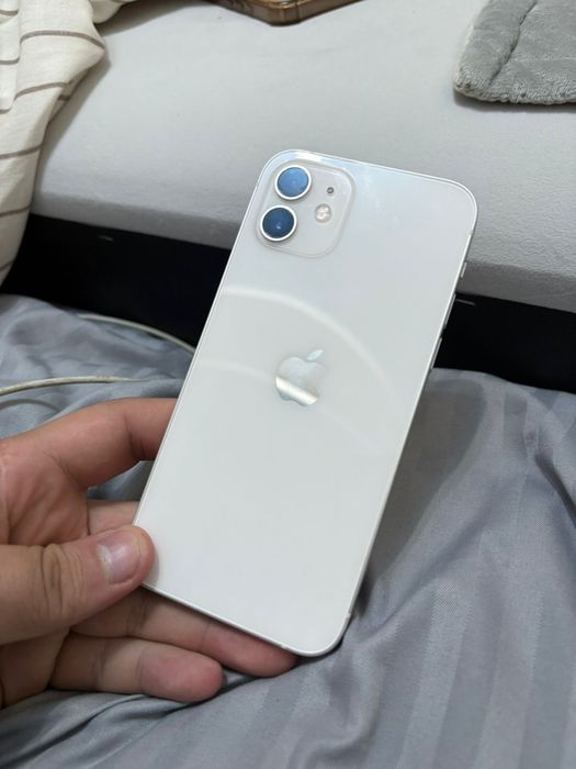 Продам IPhone 12