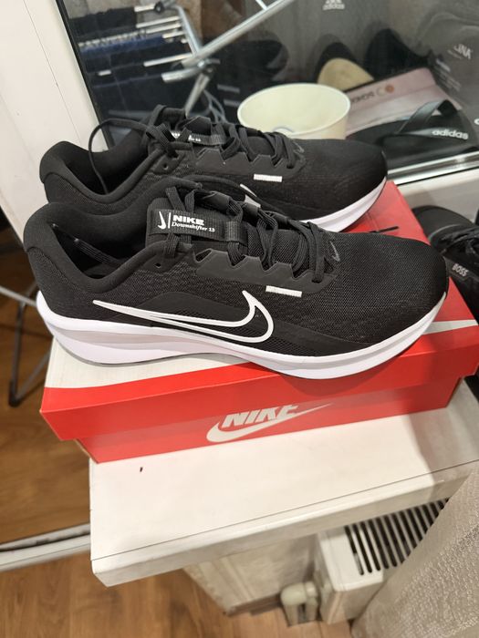 Продам кроссы Nike
