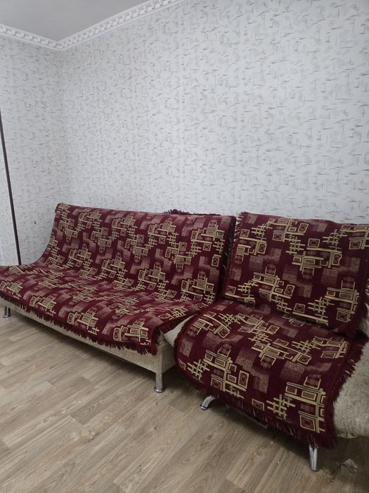 Срочно продам диван