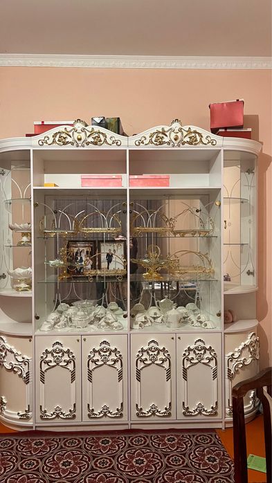 Сәнді витрина-стенка сатылады