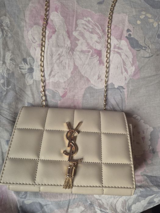 Сладка чантичка в екрю