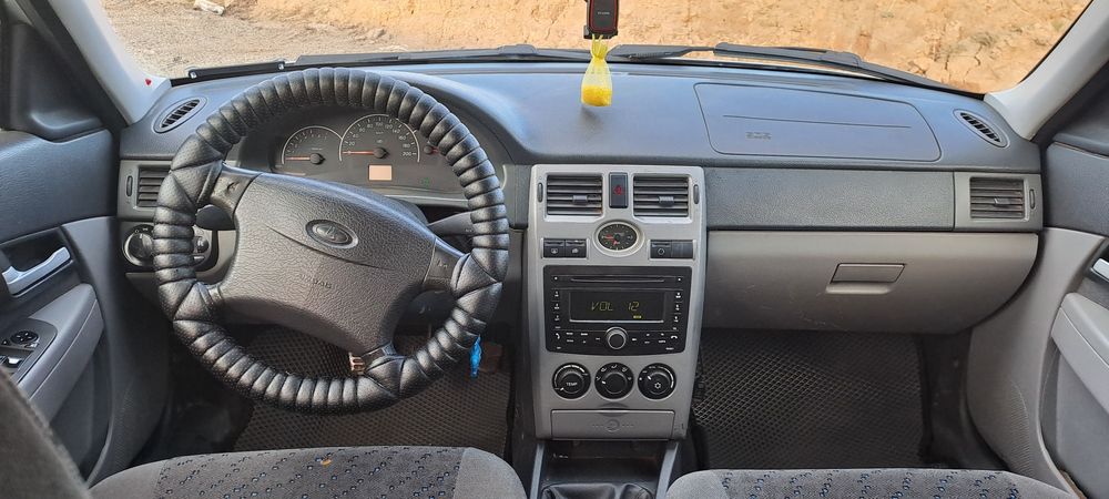 Продам приора. Газ-бензин!