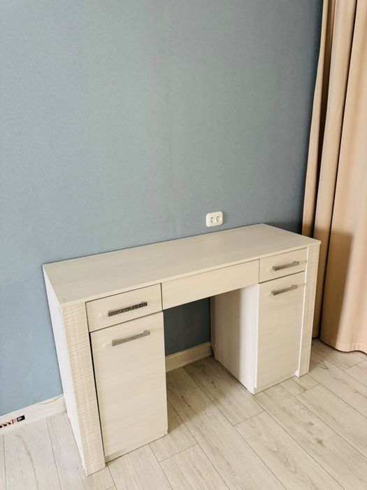 Продам спальный гарнитур