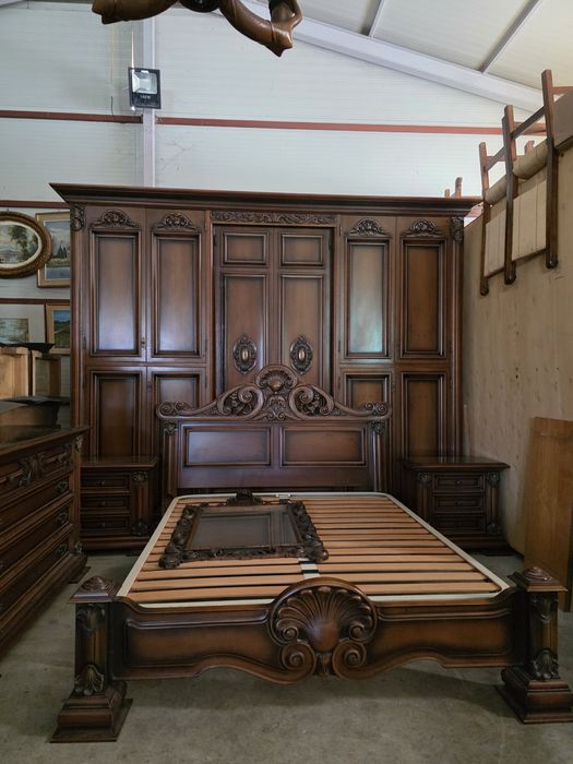 Dormitor complet lemn masiv Pat noptiere 1comoda șifonier