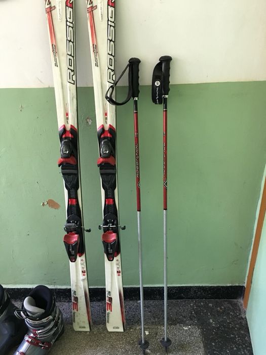 Ски-Rossignol,обувки и щеки на същата фирма.