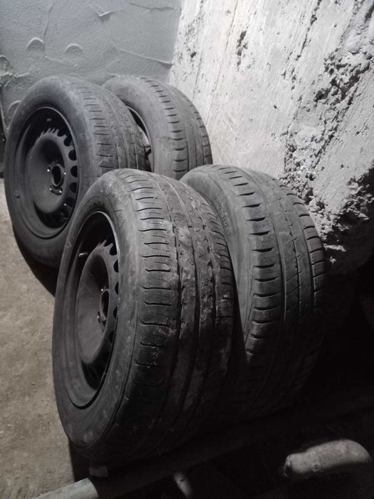 Set 4  anvelope si jante tabla