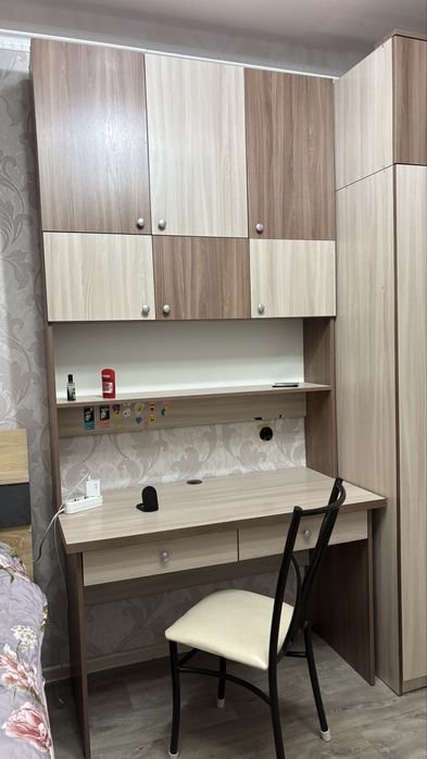 стол за 30.000 тг