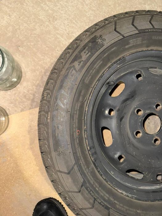 Резина бу   Тойота карина Е