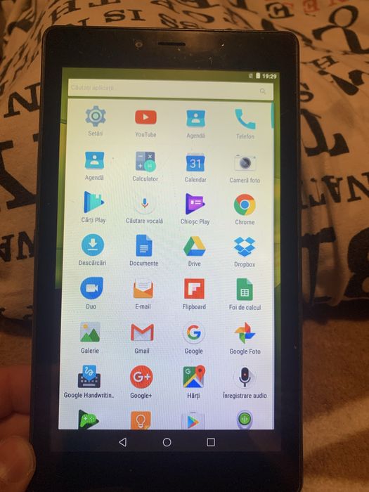 Vand sau schimb telefoane