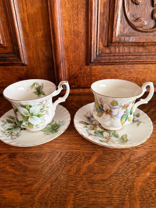 2 чашки за кафе с подложни чинийки Royal Albert