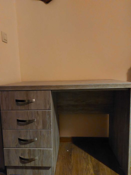 Бюро 53,5-широчина, 102,5-дължина, 76-височина