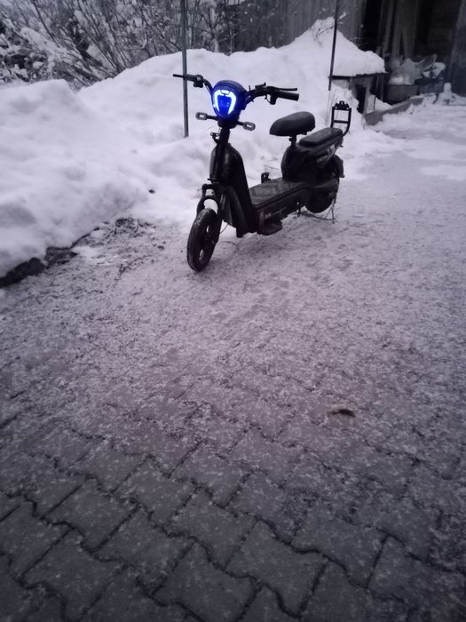 Продам электро скутер велосипед ск8