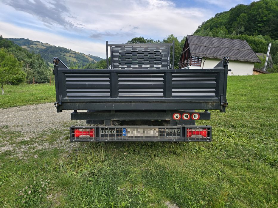 Iveco Daily 150. CP. 3.5 T . Basculabila 3 părți. *Înmatriculată *