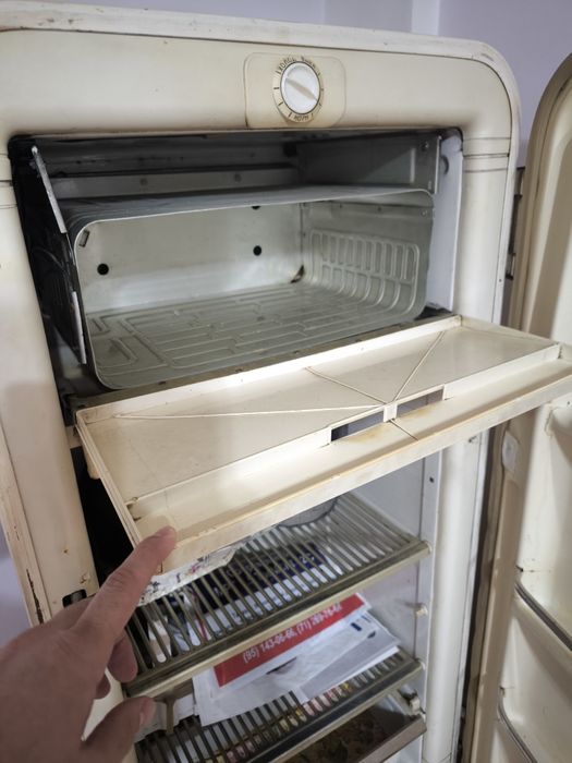 Продаётся холодильник Bosch и Зил-москва, рабочие