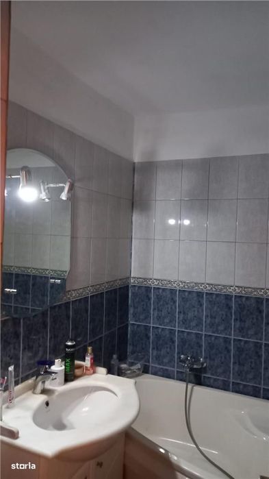 Apartament 2 camere semidecomandate,zona Cora