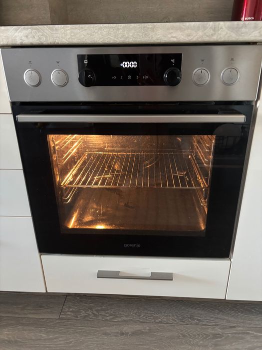 Фурна с плот за вграждане Gorenje