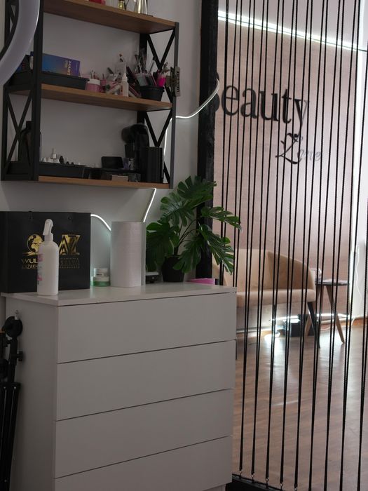 Сдается место в студии красоты BEAUTY ZONE