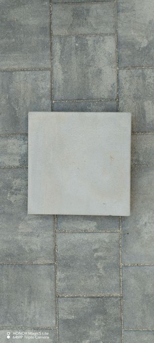 Pavele 30x30x4 cm