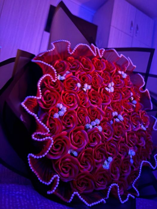 Buchete/aranjamente cu trandafiri din sapun