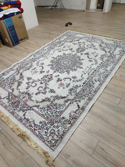 Продам ковёр для комнаты