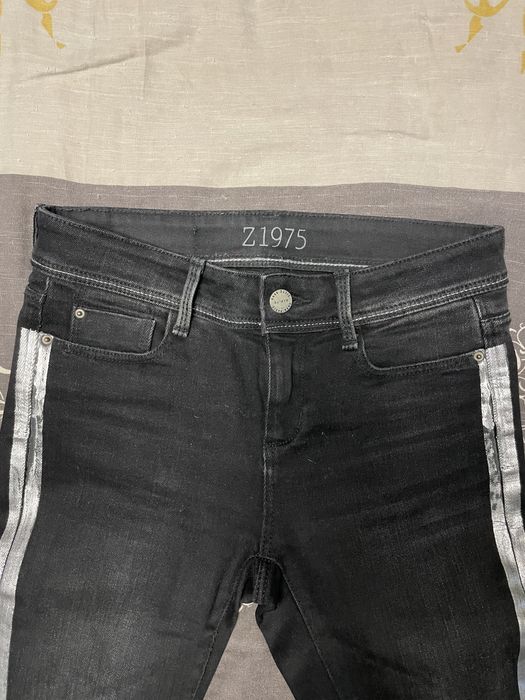 тесни дънки ZARA с лента отстрани