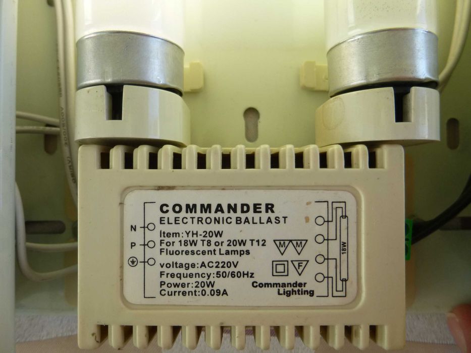 Неонова/луминисцентна лампа с две пури- 2х18W.