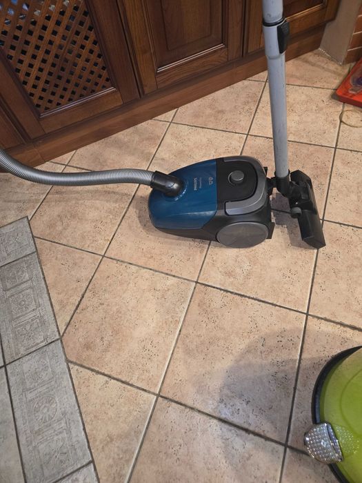 Прахосмукачка Phillips Power Pro