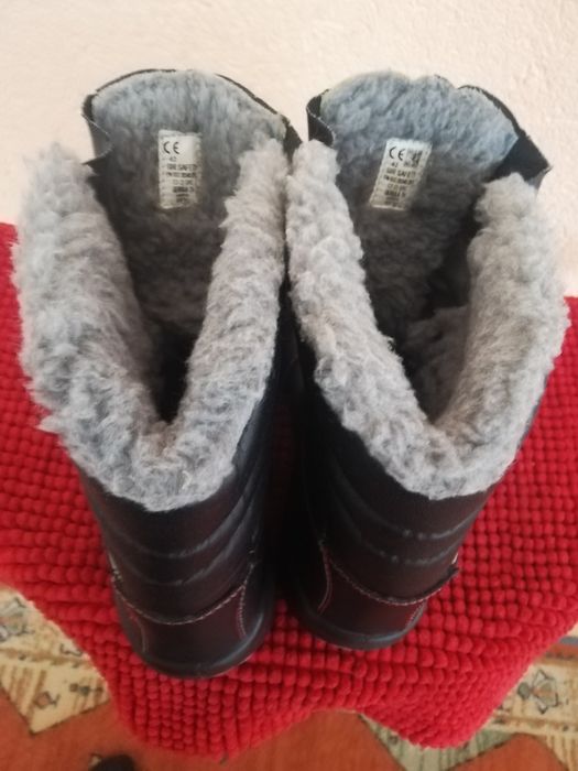 Bocanci de lucru noi cu protecție nr 42 Sir Safety piele+blană