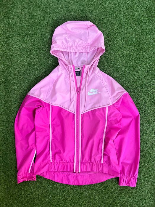 Дамско горнище / ветровка : Nike Wmns Sportswear Windrunner XS