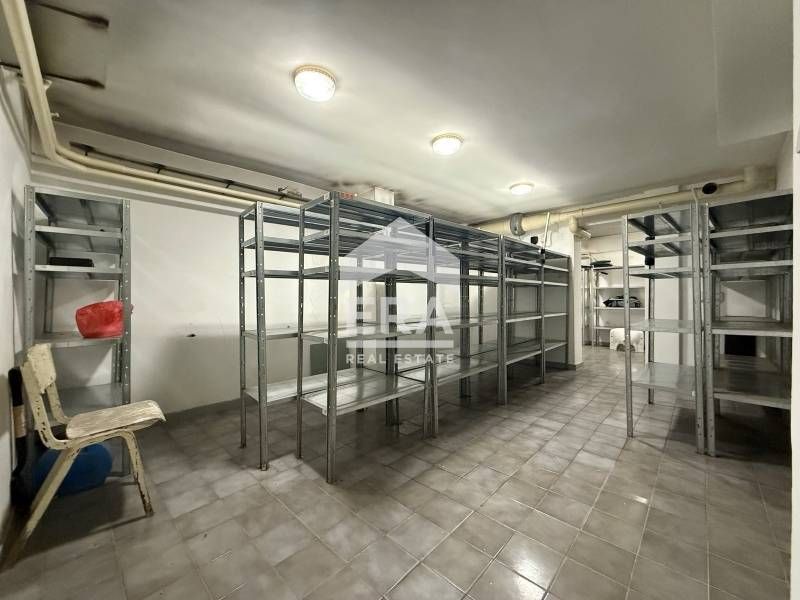 Търговско помещение с отлична локация в кв. Лагера.