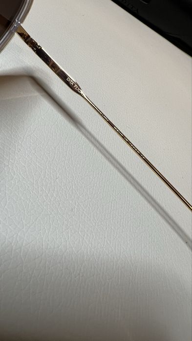 Dita Flight 006 ochelati de soare noi