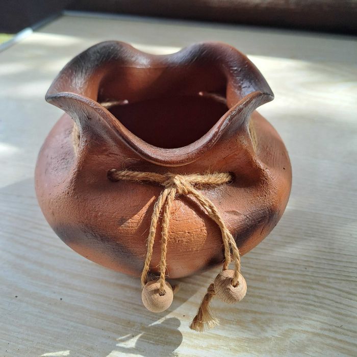 Вази от порцелан,метал,дърво и керамика.Битови керамични фигури