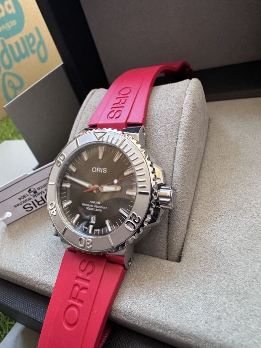 Мъжки часовник Oris Aquis date relief