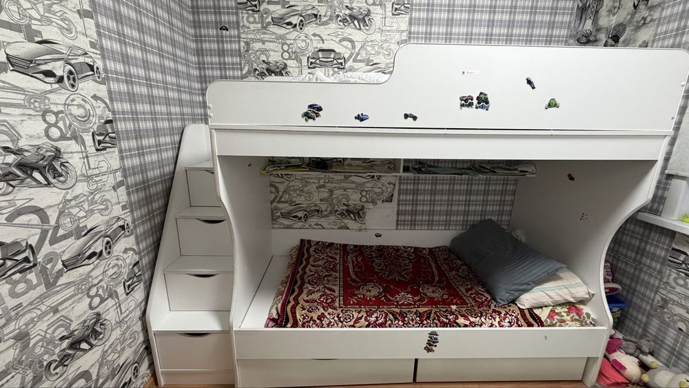 Продам двухярусную кровать