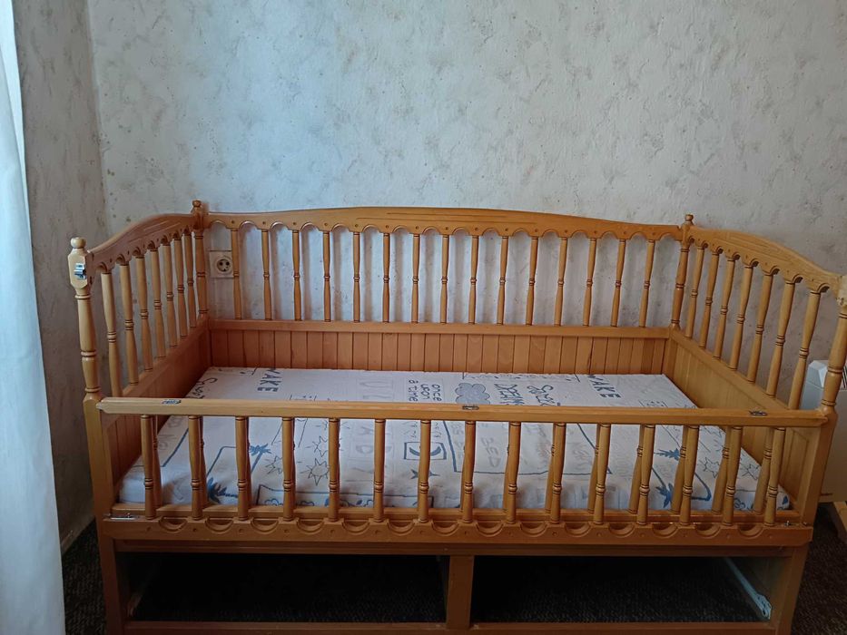 Детско легло 100% дърво с матрак Дормео