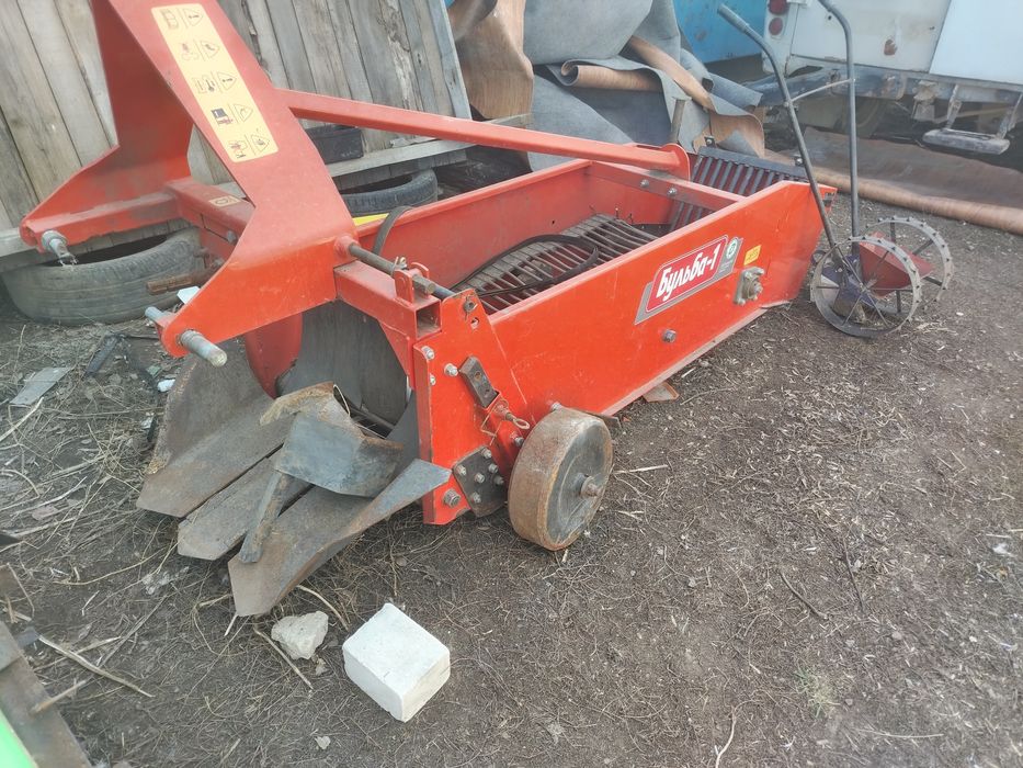 Картофелесажалка, картофелекопалка