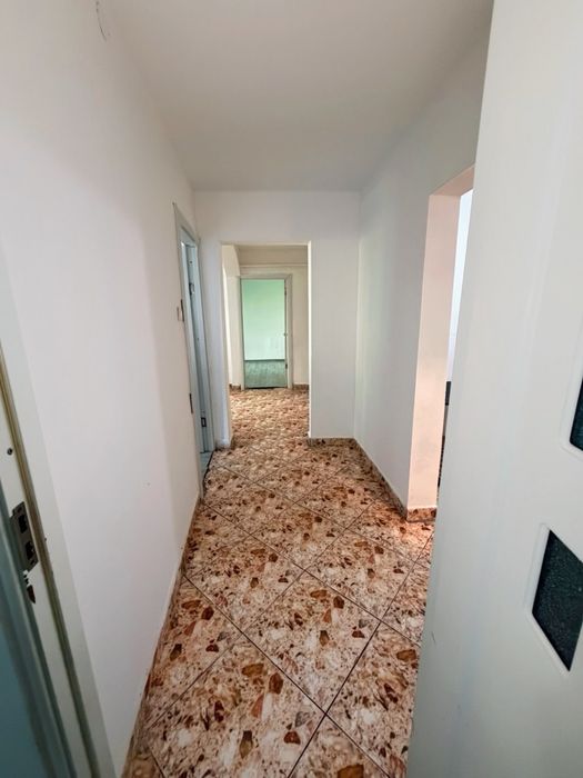 Urgent:Vand apartament 3 camere decomandate