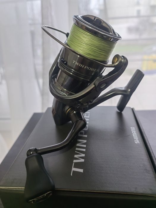 Mulinetă Shimano Twin Power 2500 FE