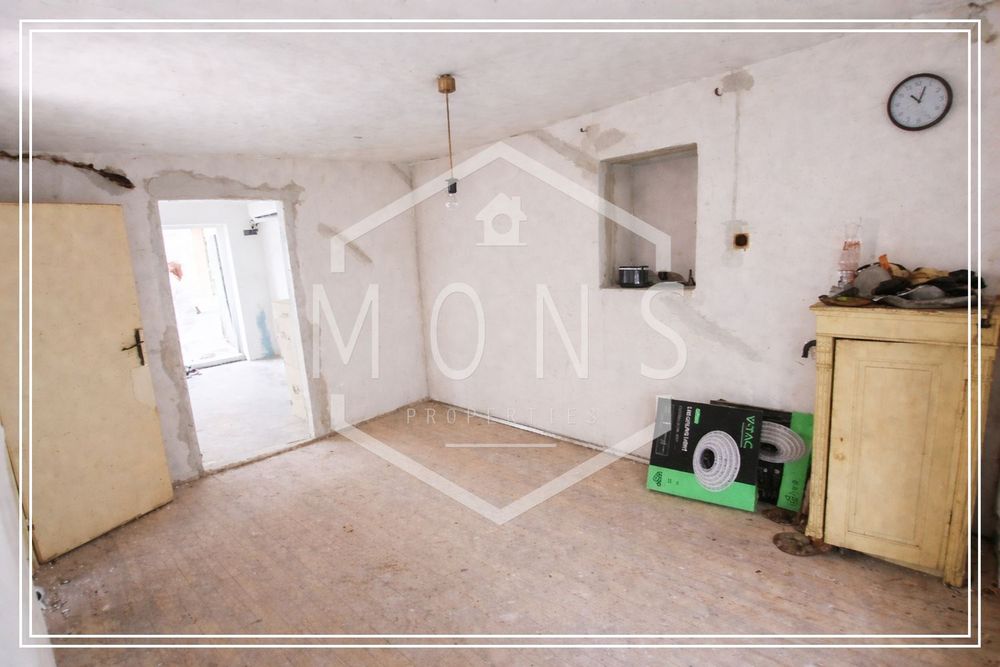 Магазин в Габрово, област-гр.Севлиево площ 40 цена 300