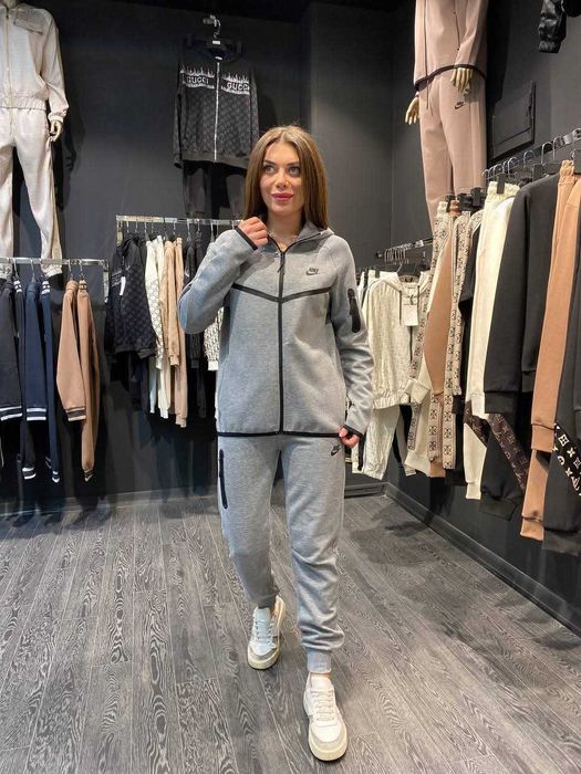 Унисекс екипи различни размери