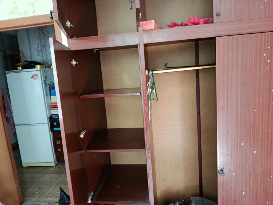 Платяной шкаф советский