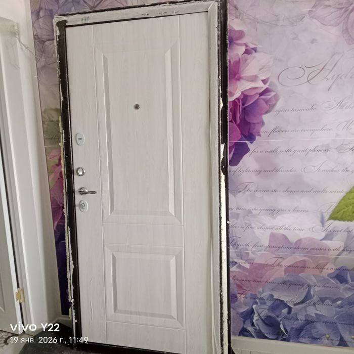 Продам входную дверь