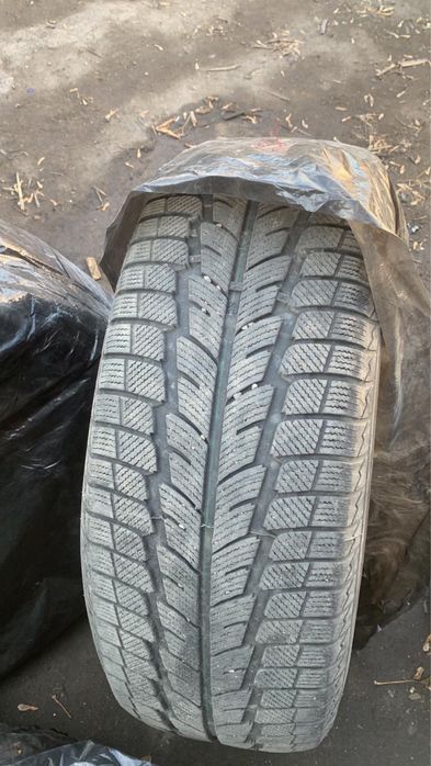 Срочно продаю зимние шины