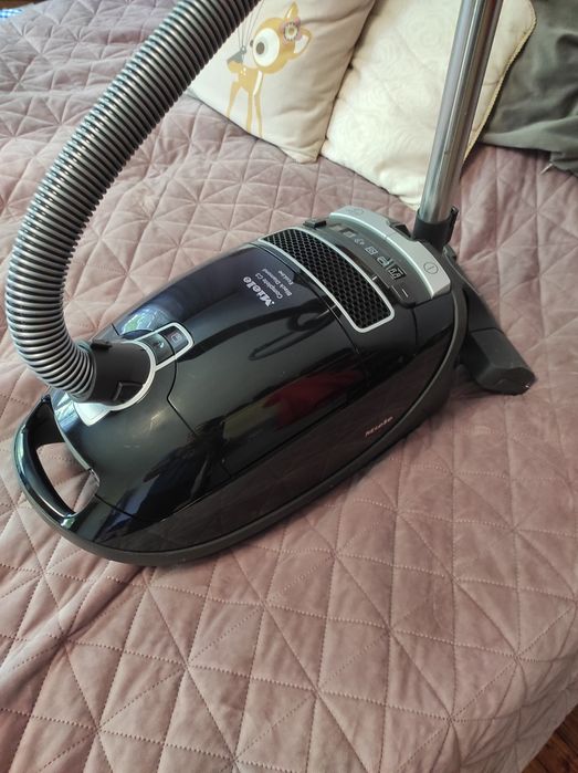 Прахосмукачка Миеле / Miele Complete C3