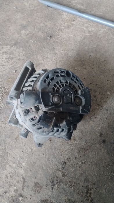 Vând alternator Mercedes W211