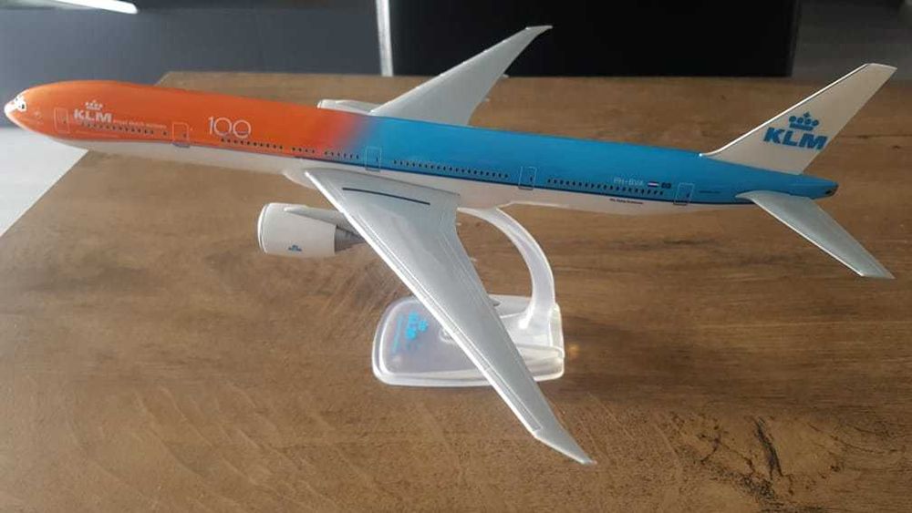 Macheta avion KLM Orange Pride Boeing 777-300ER
