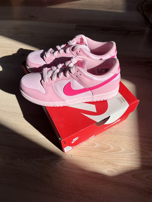 Туристически обувки Mountain Warehouse №42, Cropp 40, Nike Dunk Low 34