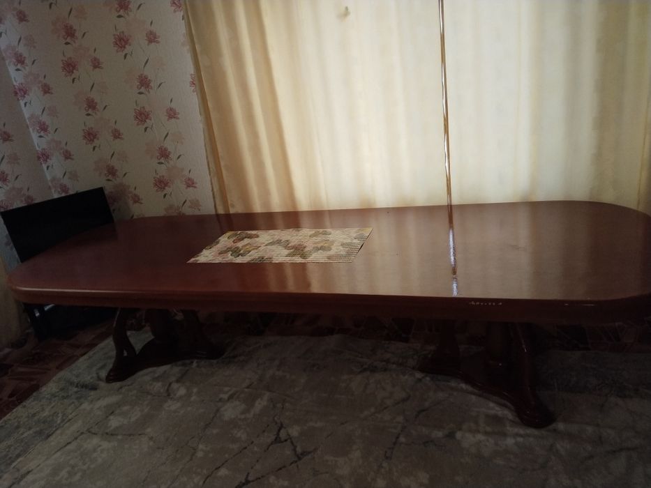 Продам большой стол